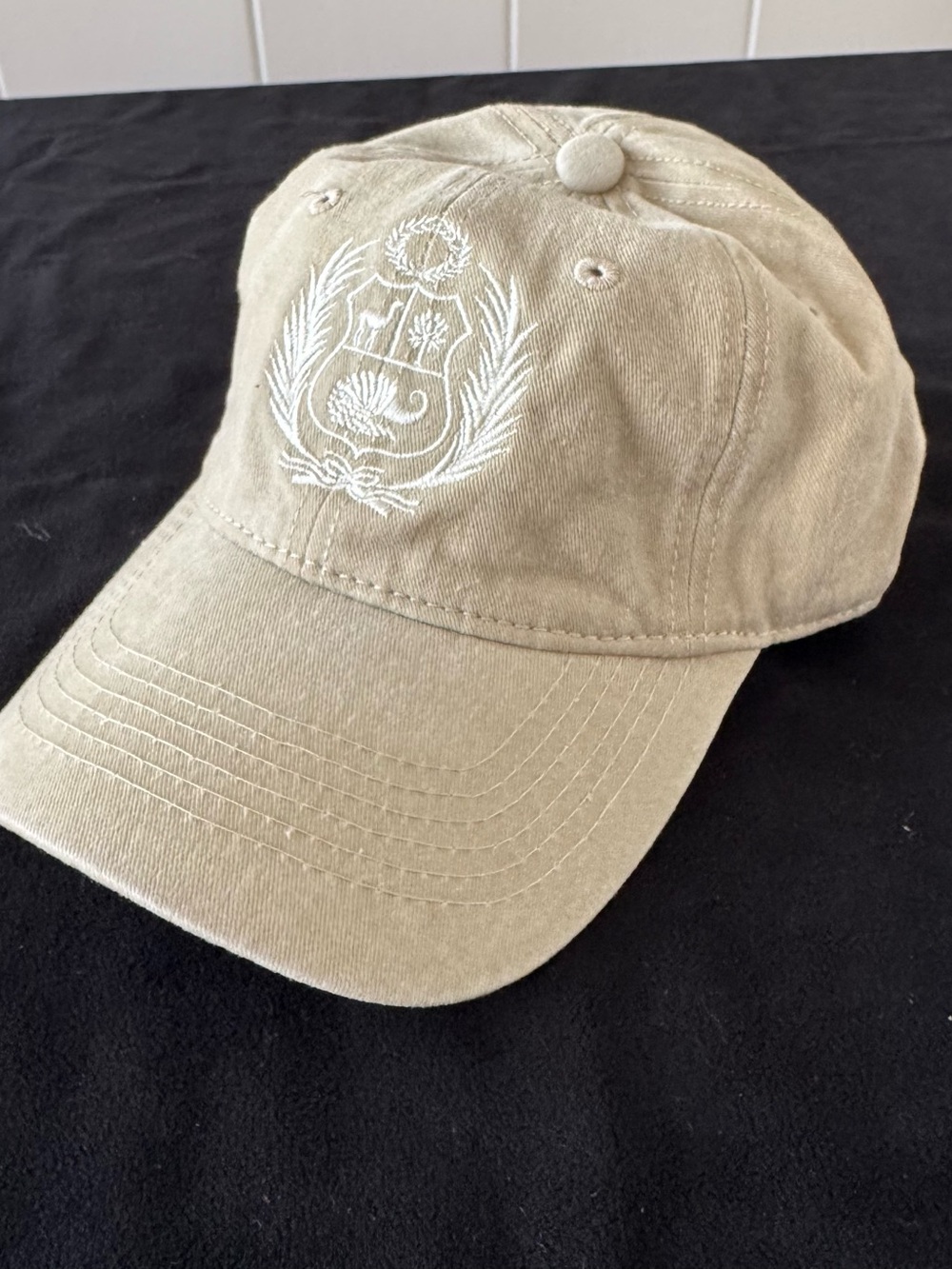 Peru Escudo Embroidered Crest Baseball Cap - Tan